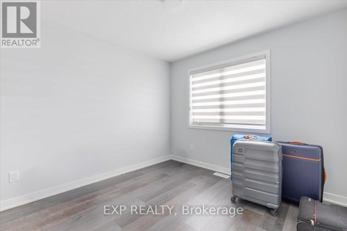 297 BILLRIAN CRESCENT - 16