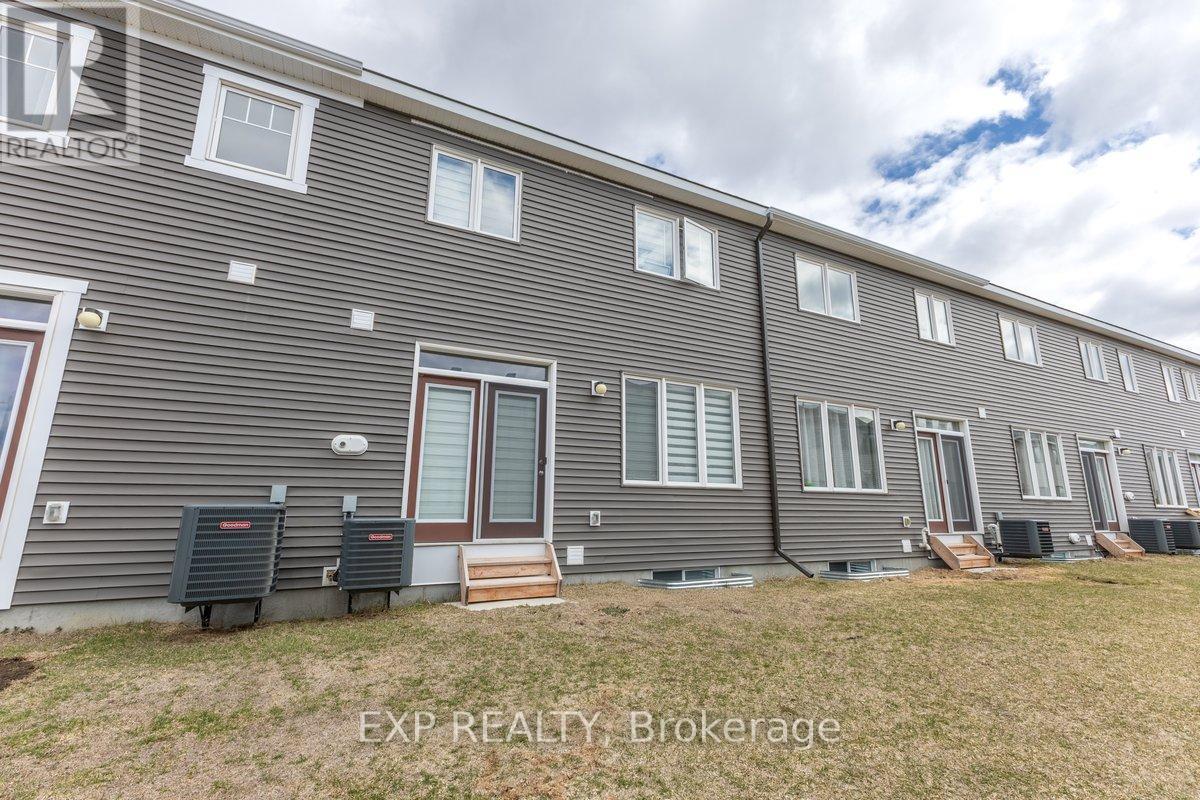 297 BILLRIAN CRESCENT - 26
