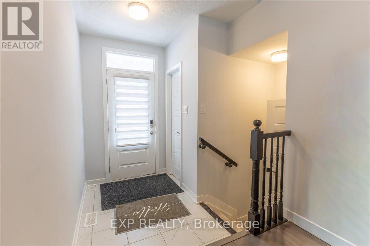 297 BILLRIAN CRESCENT - 3