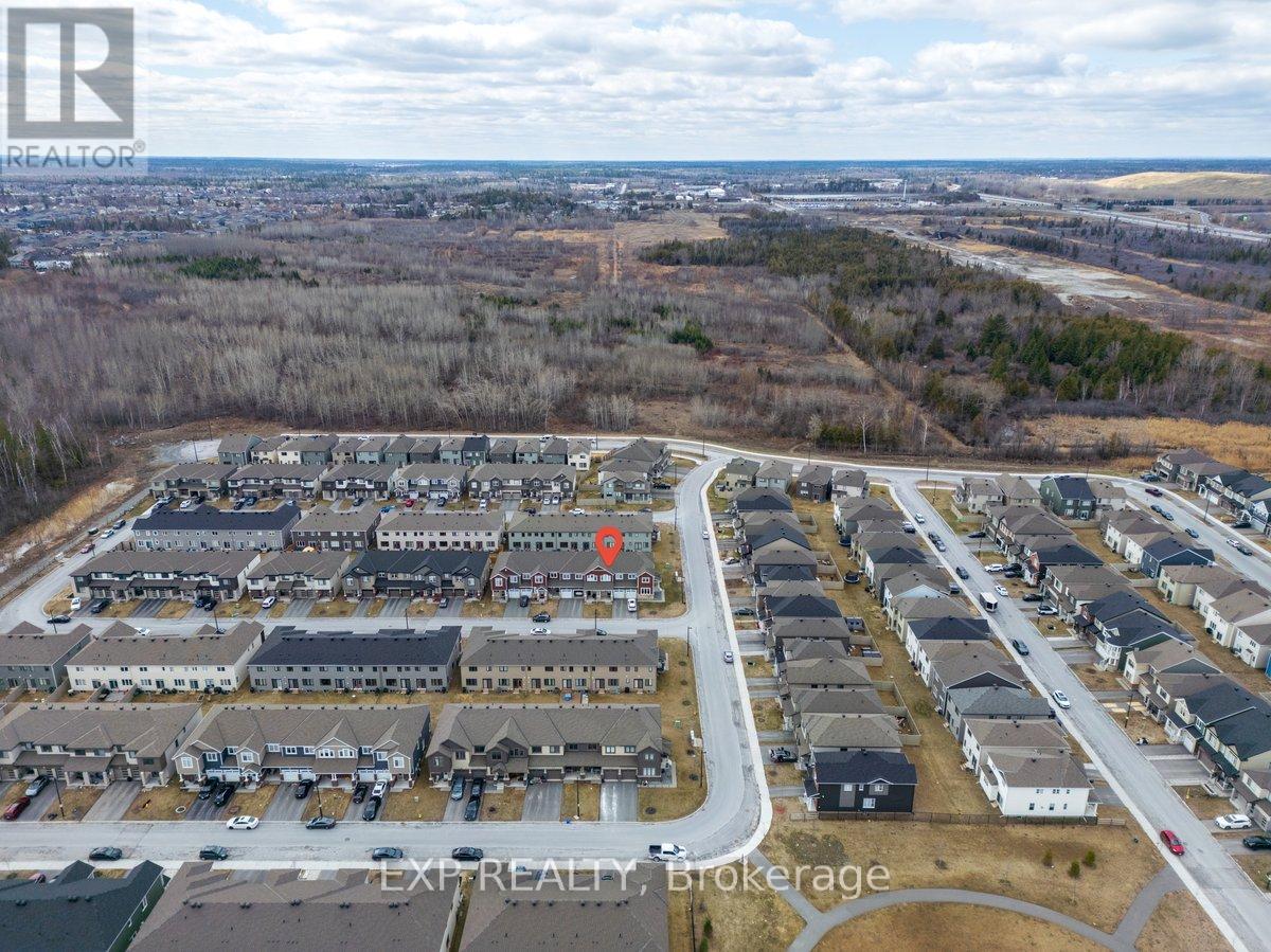 297 BILLRIAN CRESCENT - 28