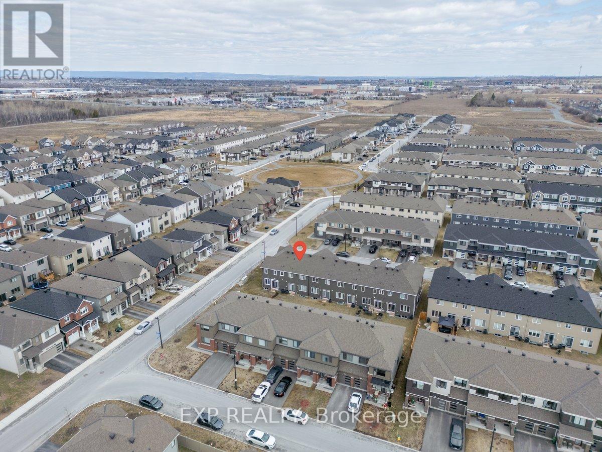 297 BILLRIAN CRESCENT - 29
