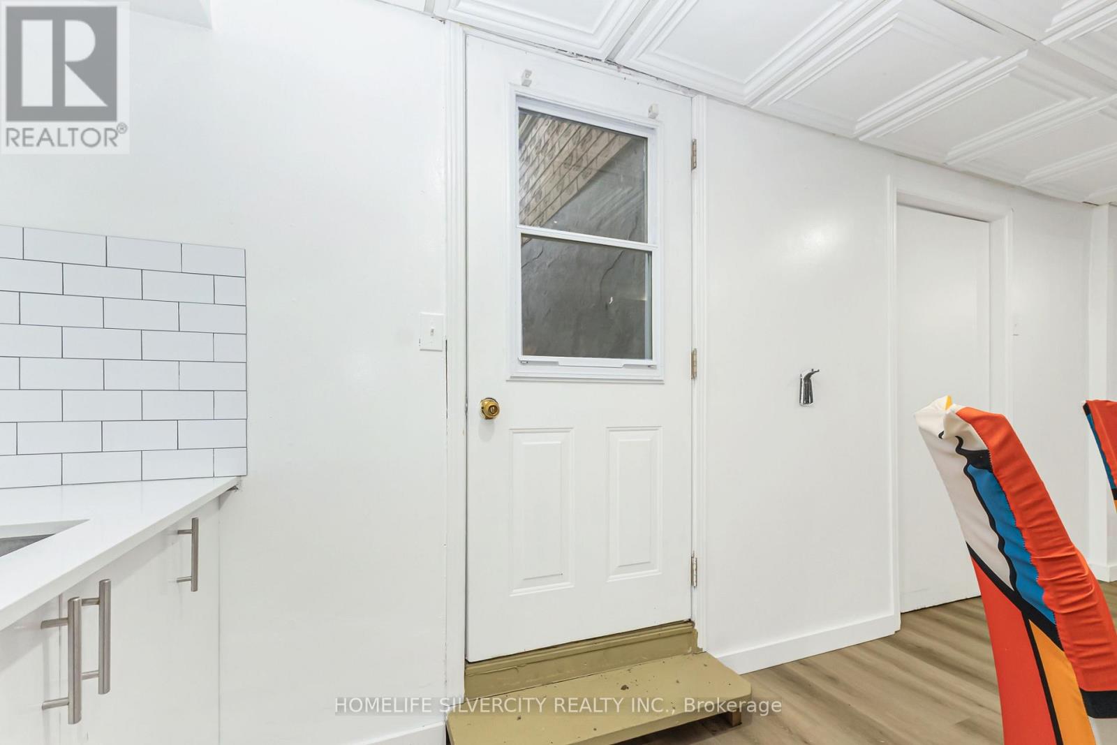 6 MACDOUGALL DRIVE - 40