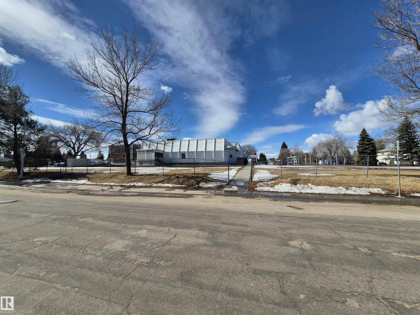 8725 152 ST NW, Edmonton