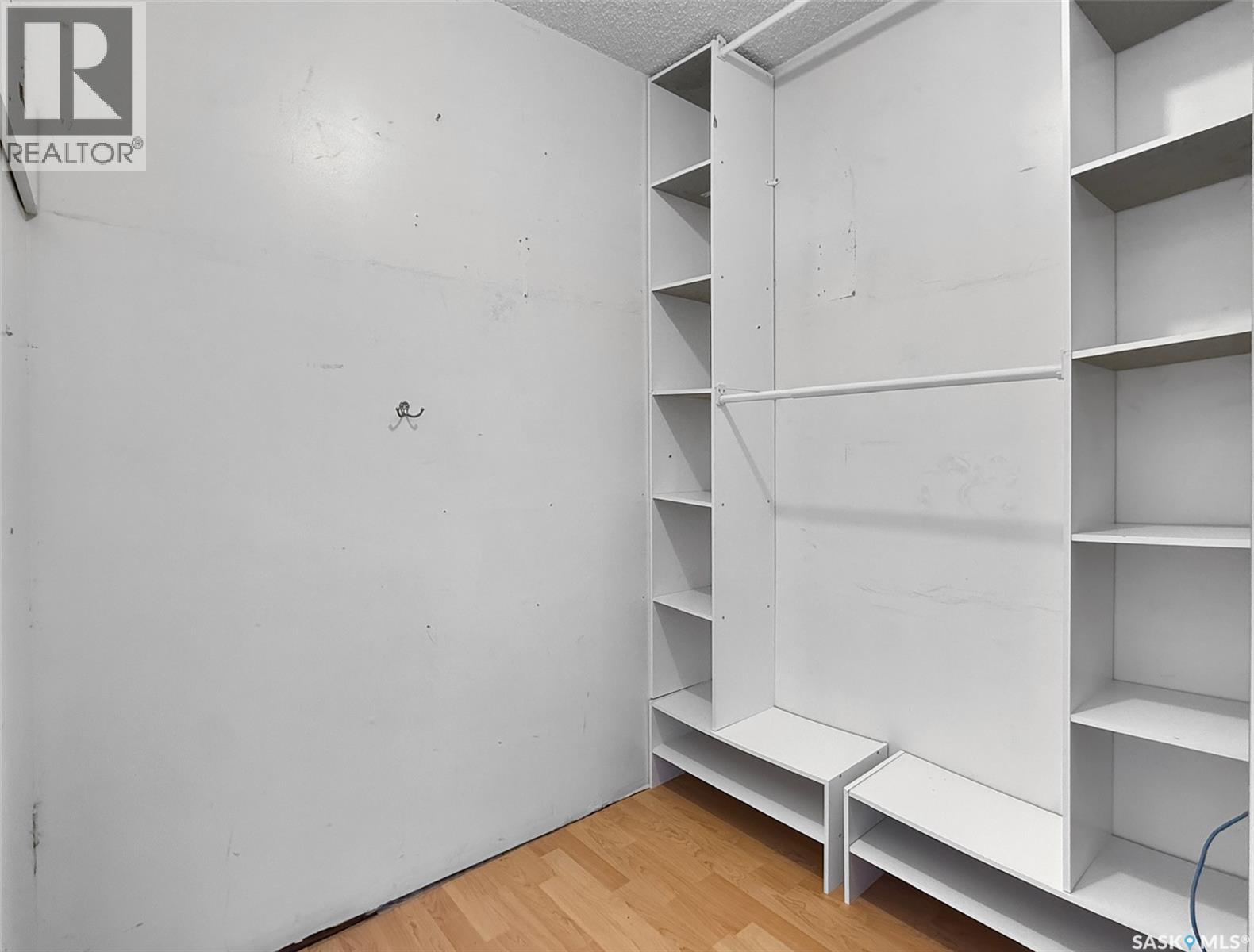 363 IRIS AVENUE - 13