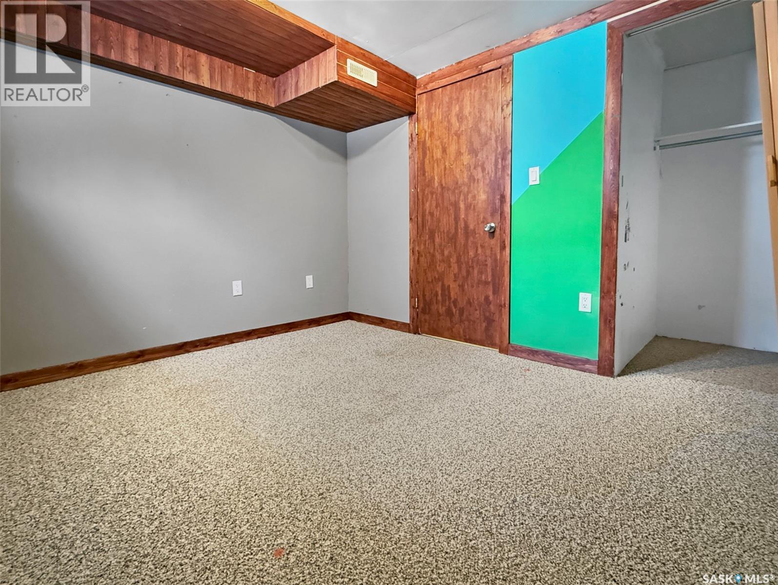 363 IRIS AVENUE - 24