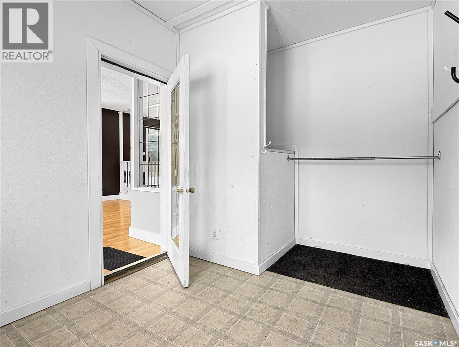 363 IRIS AVENUE - 25