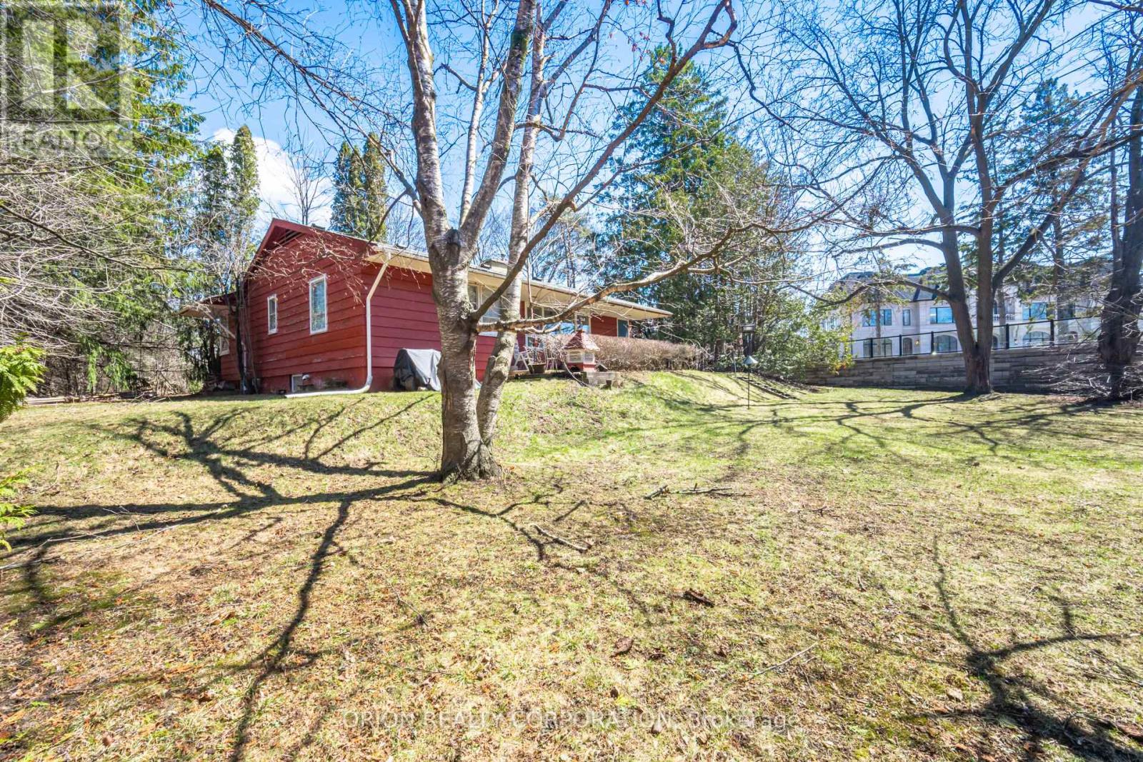 100 WESTWOOD LANE - 5