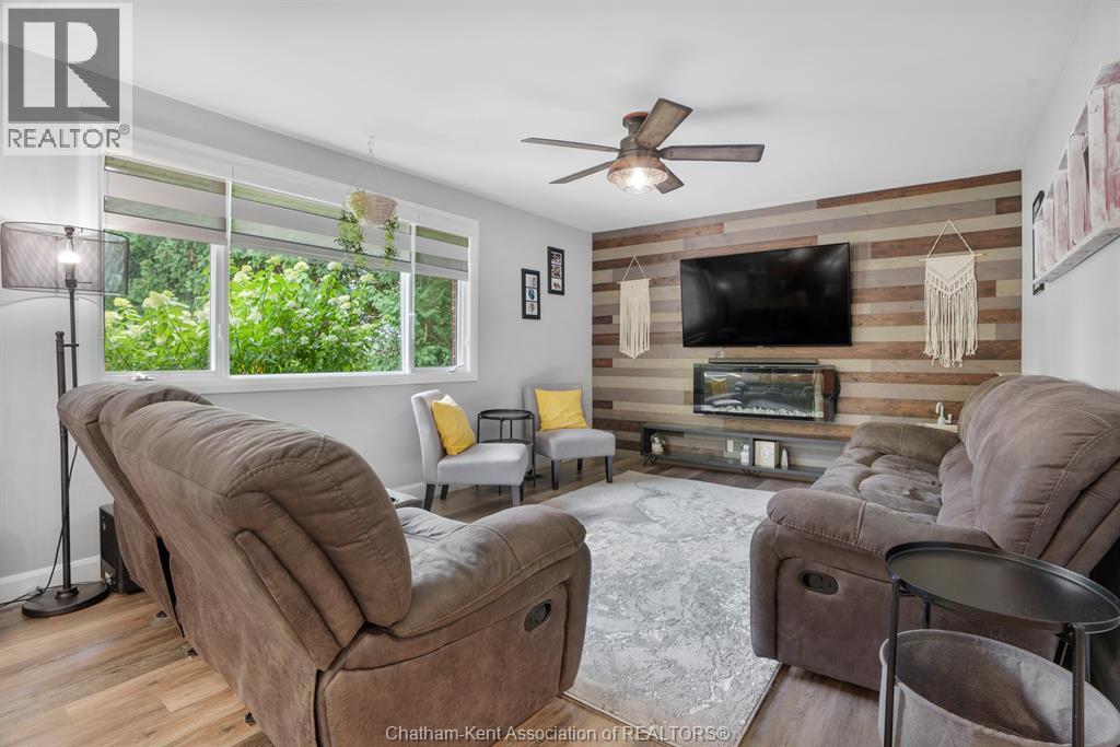 7138 BENOIT DRIVE - 17