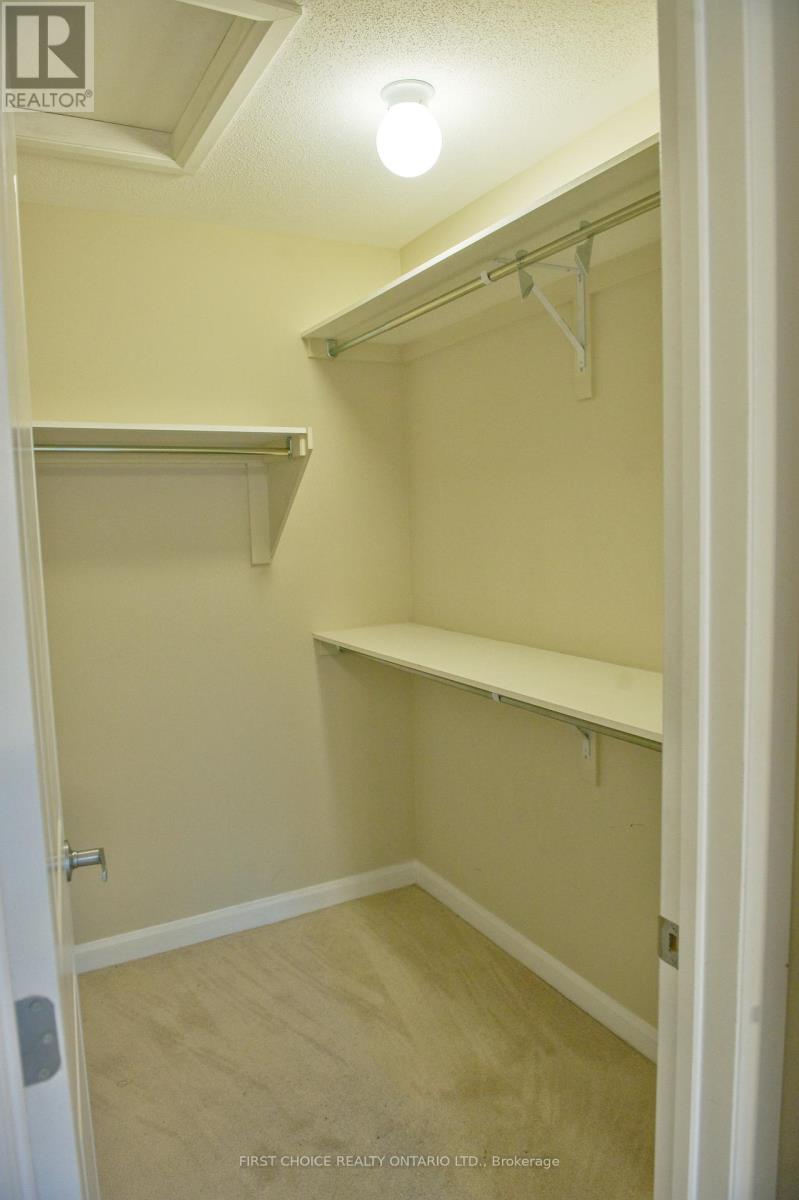 222 GEYSER PLACE - 22