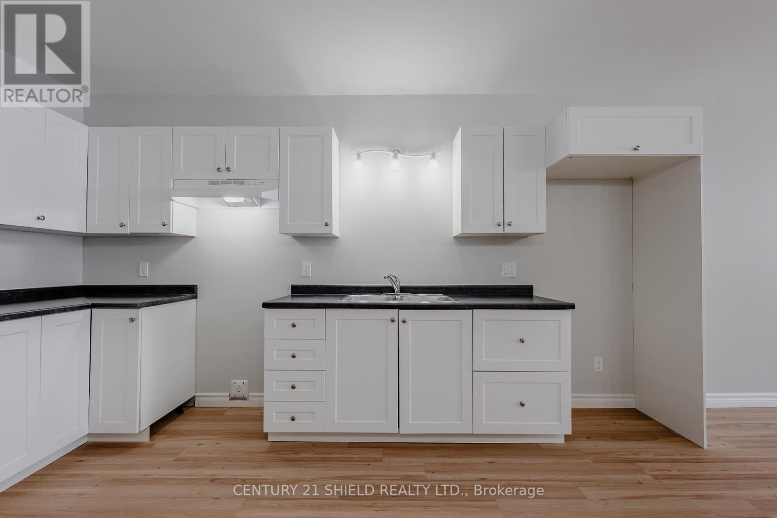 5 WILLIAM STREET - 24