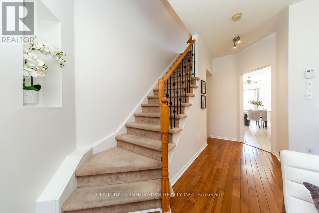 63 RAINBOW VALLEY CRESCENT - 11