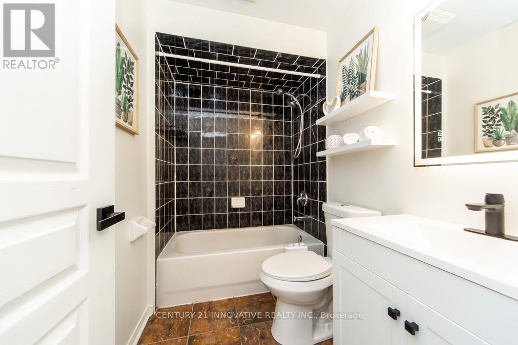 63 RAINBOW VALLEY CRESCENT - 37