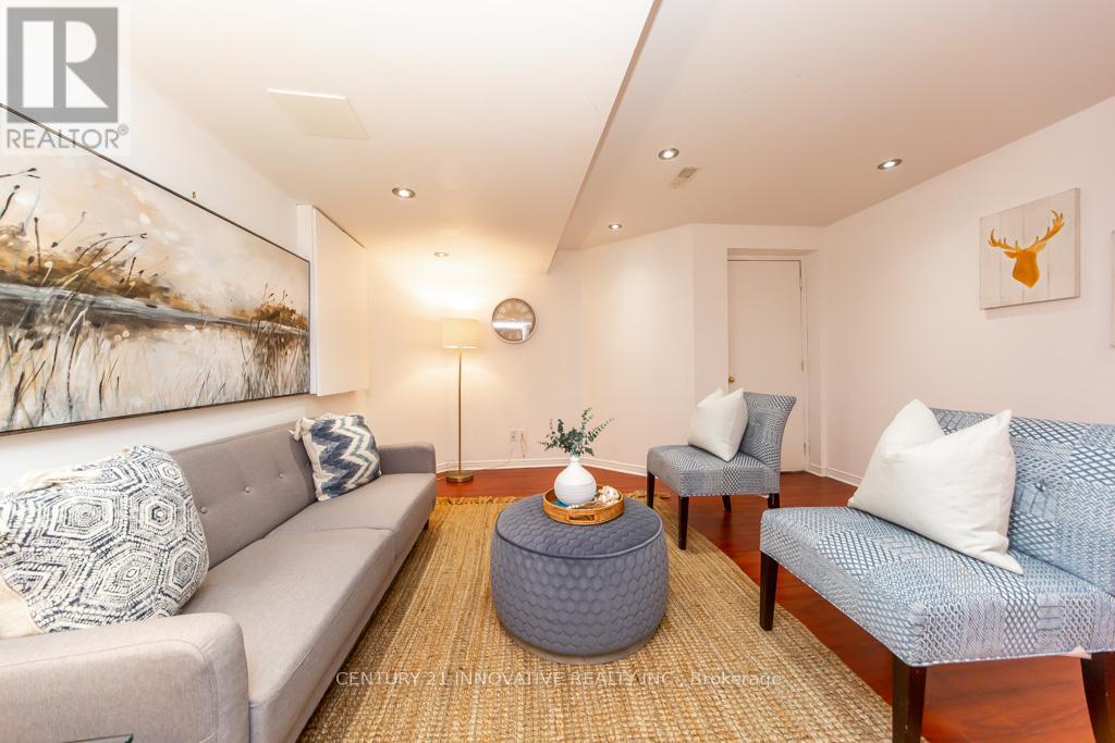 63 RAINBOW VALLEY CRESCENT - 39