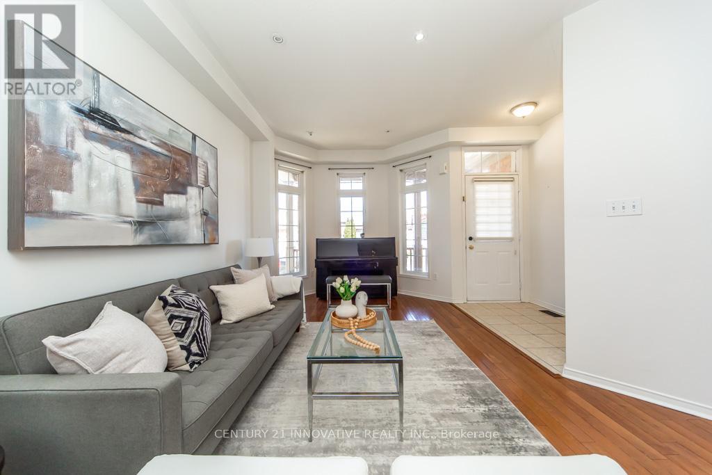 63 RAINBOW VALLEY CRESCENT - 9