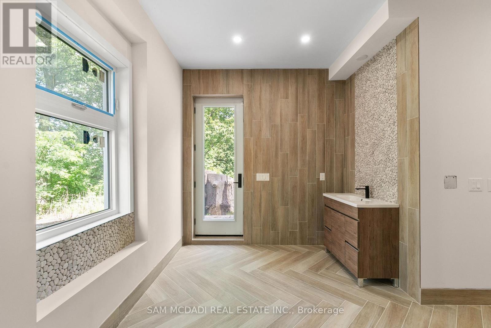 15 GLENVIEW HEIGHTS LANE - 44