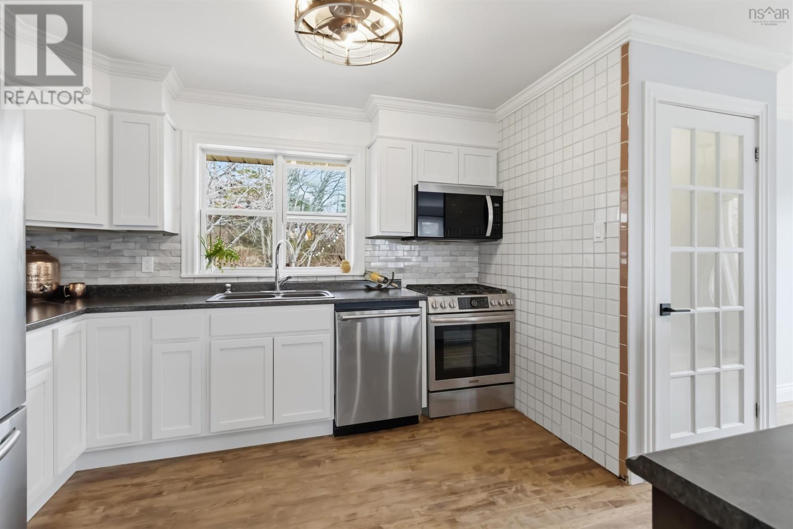 37 BELLE VISTA DRIVE - 12