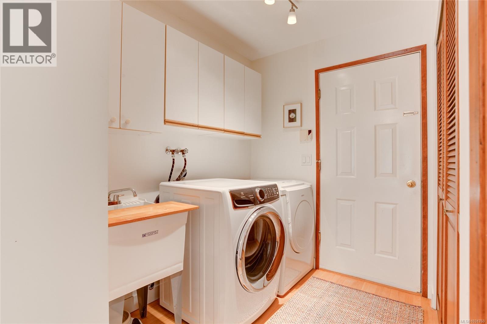 4773 FAIRBRIDGE DR - 33