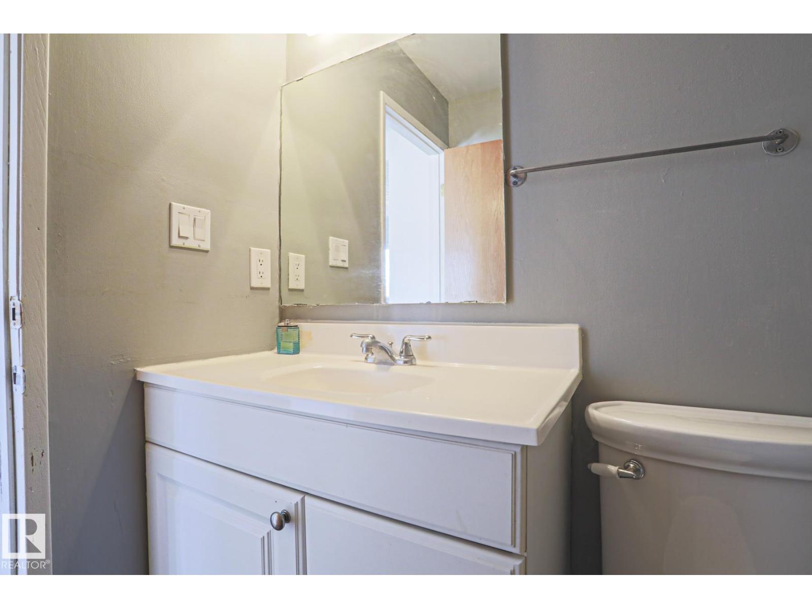 13818 114 ST NW NW, Edmonton