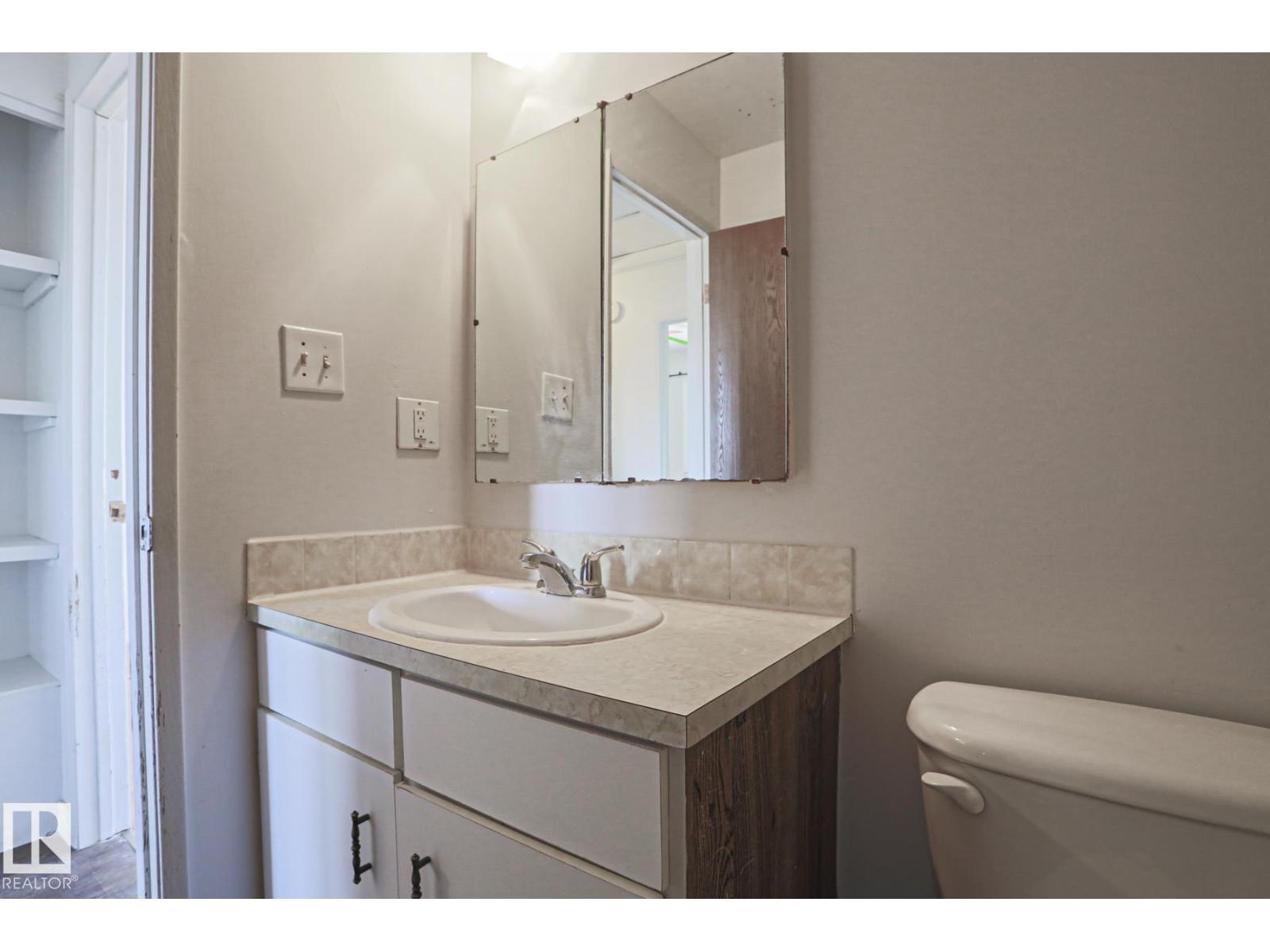 13818 114 ST NW NW, Edmonton