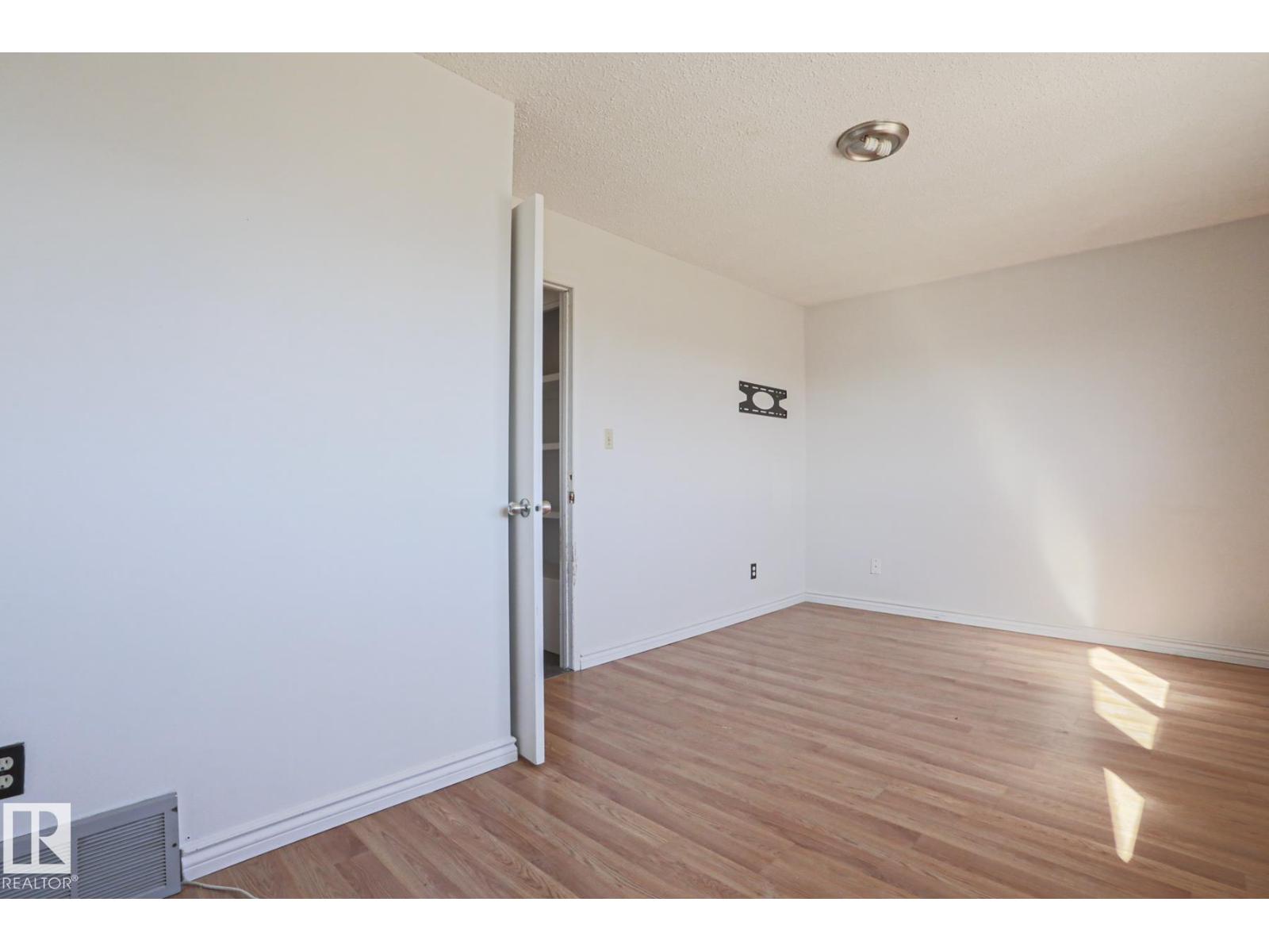 13818 114 ST NW NW, Edmonton