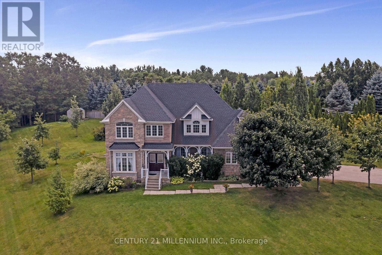 15 UPPER CANADA DRIVE - 1
