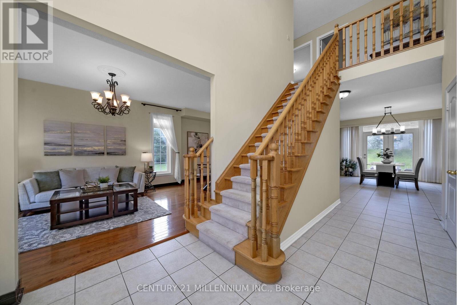 15 UPPER CANADA DRIVE - 10
