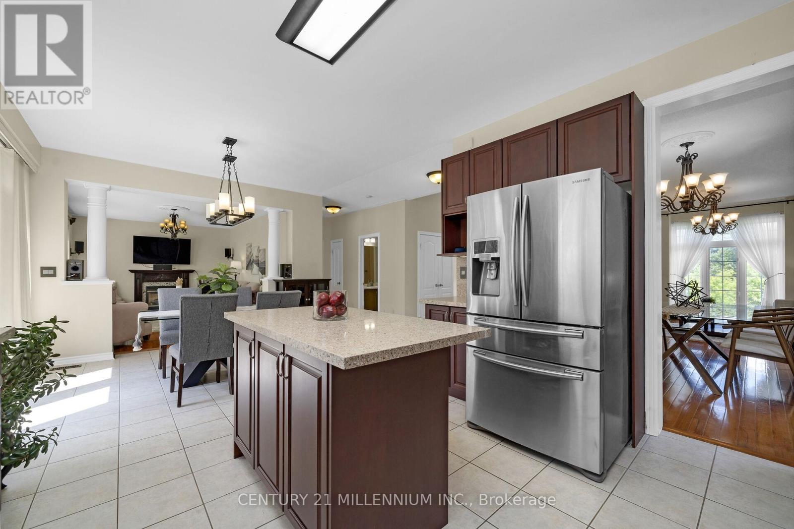 15 UPPER CANADA DRIVE - 20