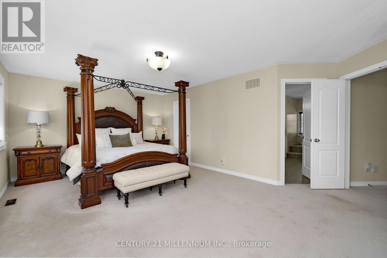 15 UPPER CANADA DRIVE - 28
