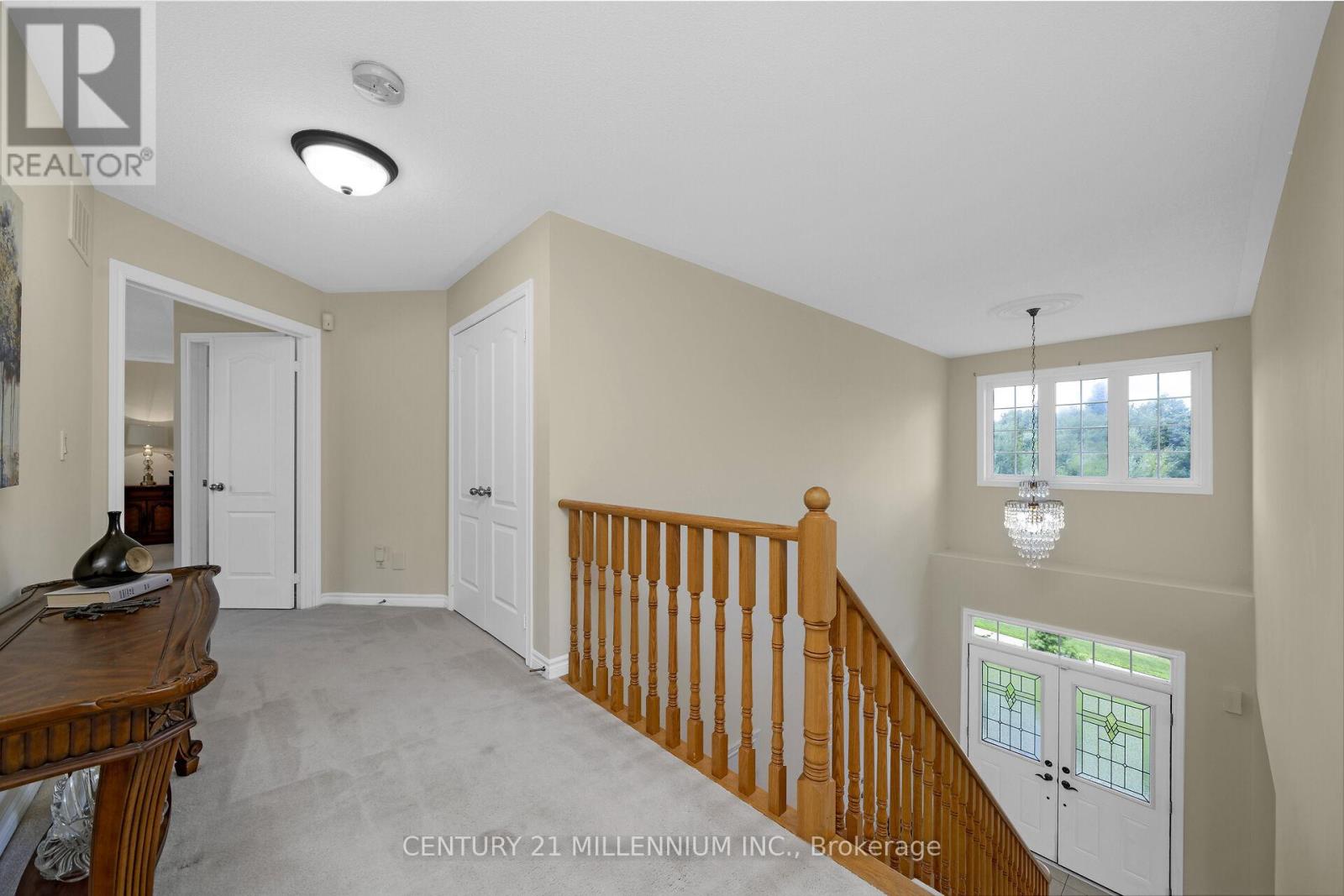 15 UPPER CANADA DRIVE - 36