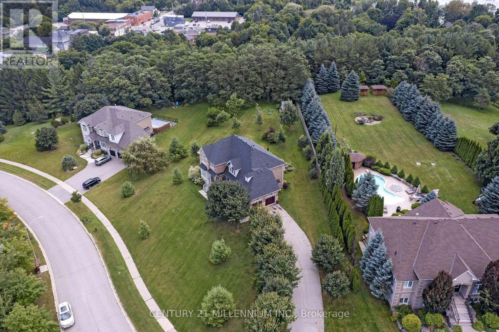 15 UPPER CANADA DRIVE - 48