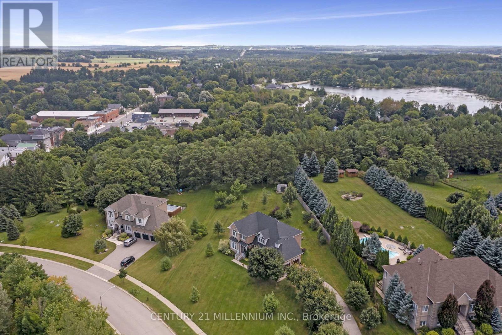 15 UPPER CANADA DRIVE - 5