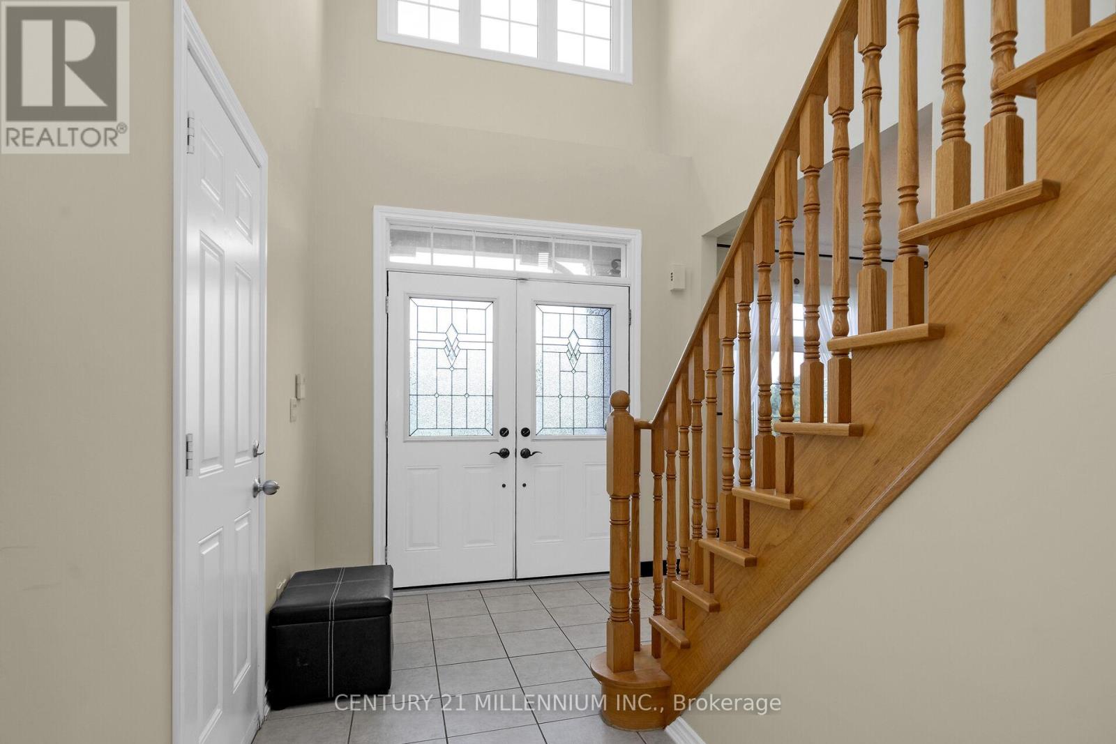 15 UPPER CANADA DRIVE - 9