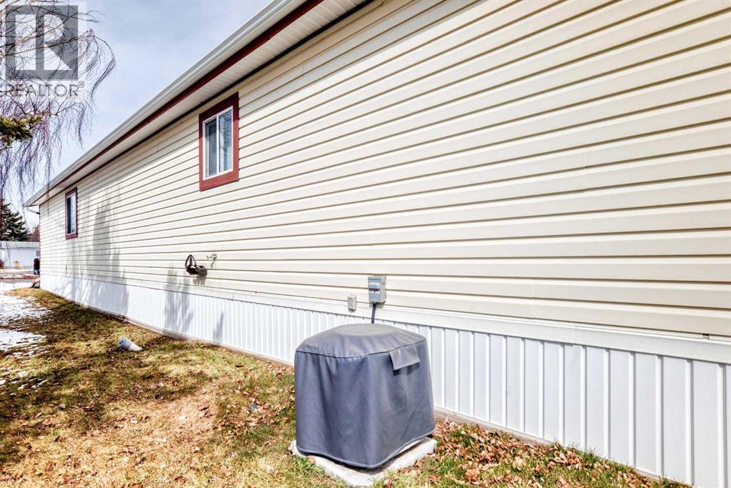 Single Family House Mobile Home for Sale in  Burroughs Circle NE Monterey Park Calgary 