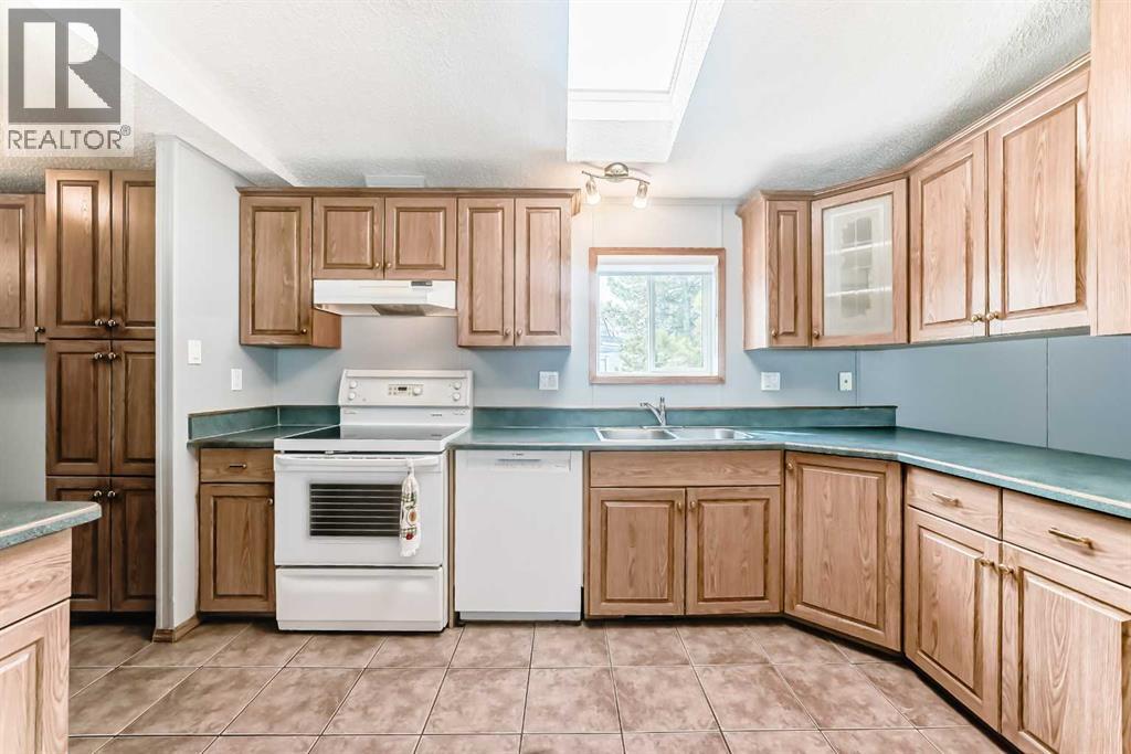 Single Family House Mobile Home for Sale in  Burroughs Circle NE Monterey Park Calgary 