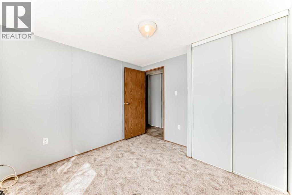 Single Family House Mobile Home for Sale in  Burroughs Circle NE Monterey Park Calgary 