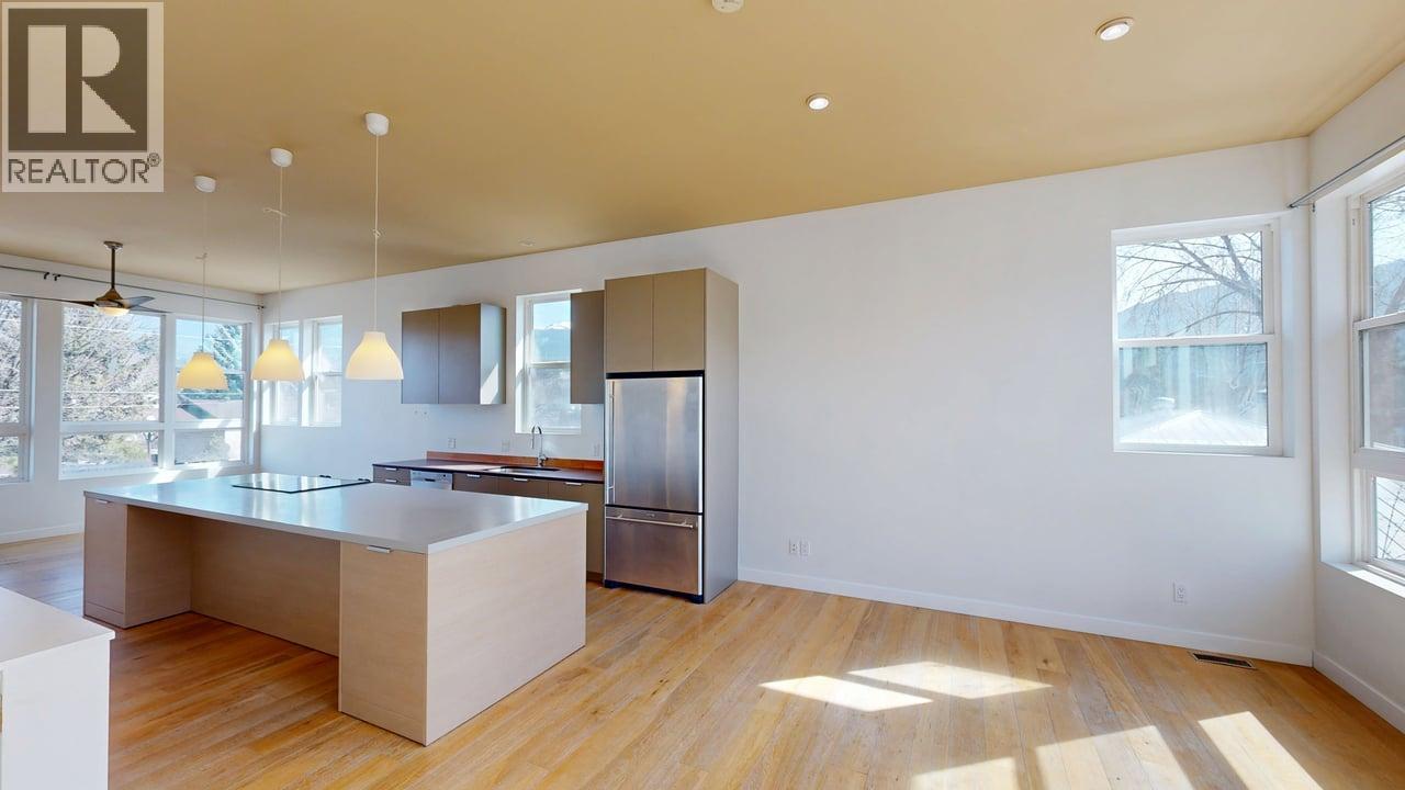 #B 503 10TH STREET S - 9