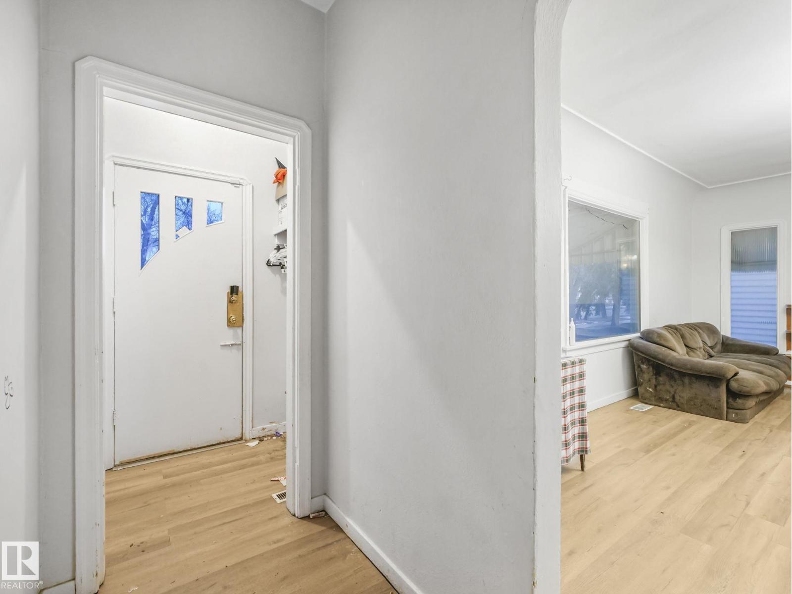 10958 & 52 & 48 108 ST NW - 9