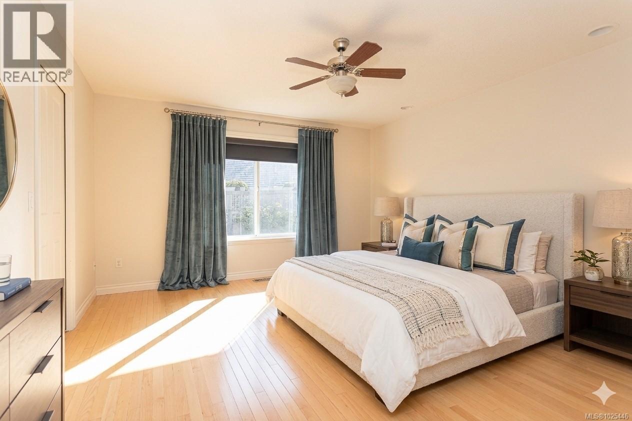 619 MORNINGSTAR DR - 12