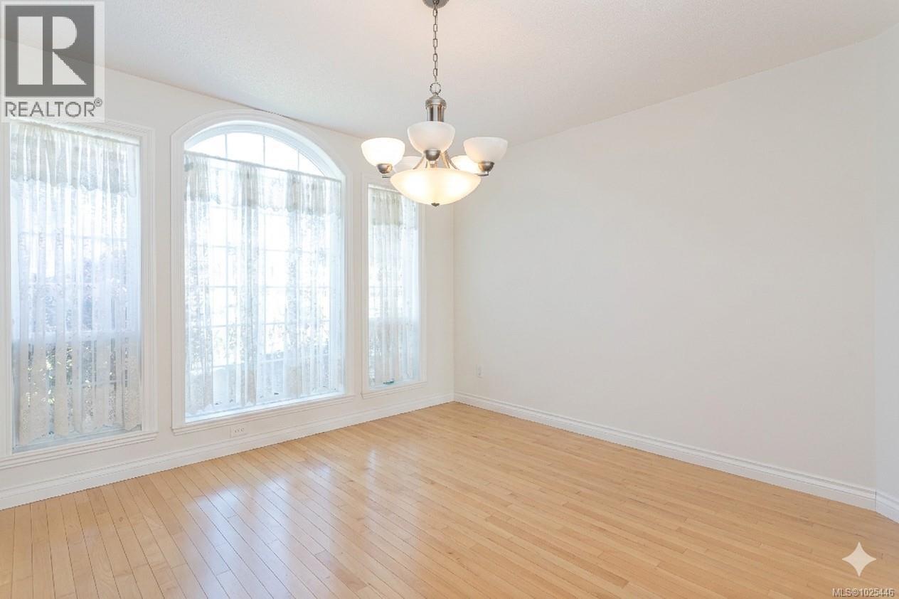 619 MORNINGSTAR DR - 20