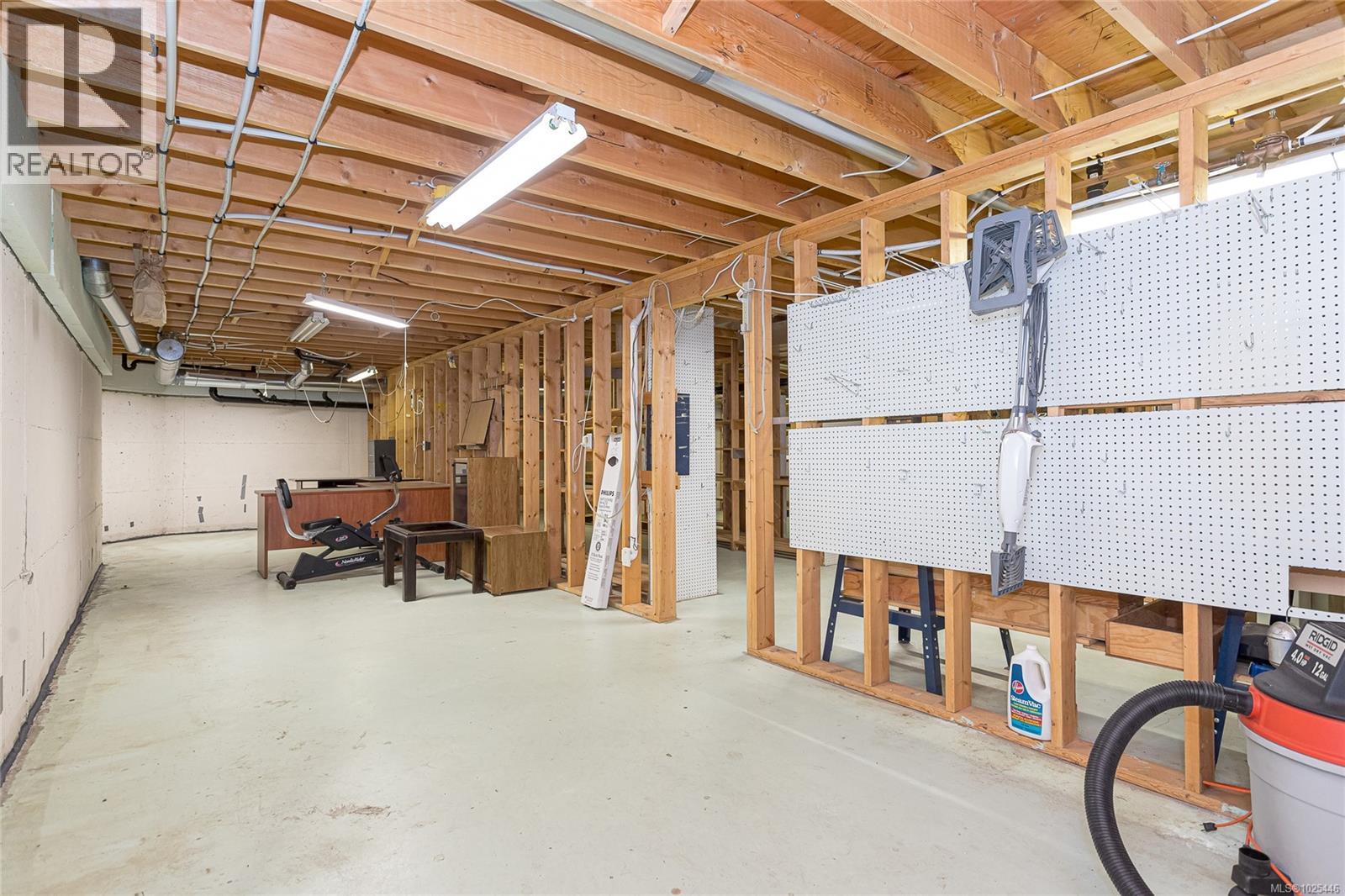 619 MORNINGSTAR DR - 27