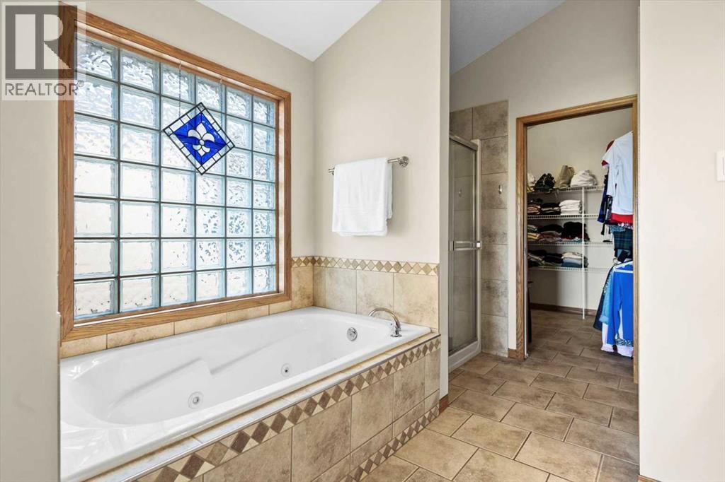 180 Gleneagles View, Cochrane