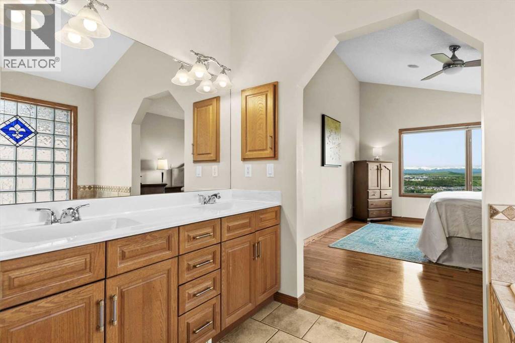 180 Gleneagles View, Cochrane