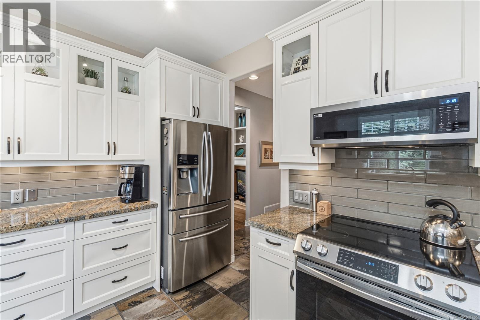 1376 BRITANNIA DR - 5