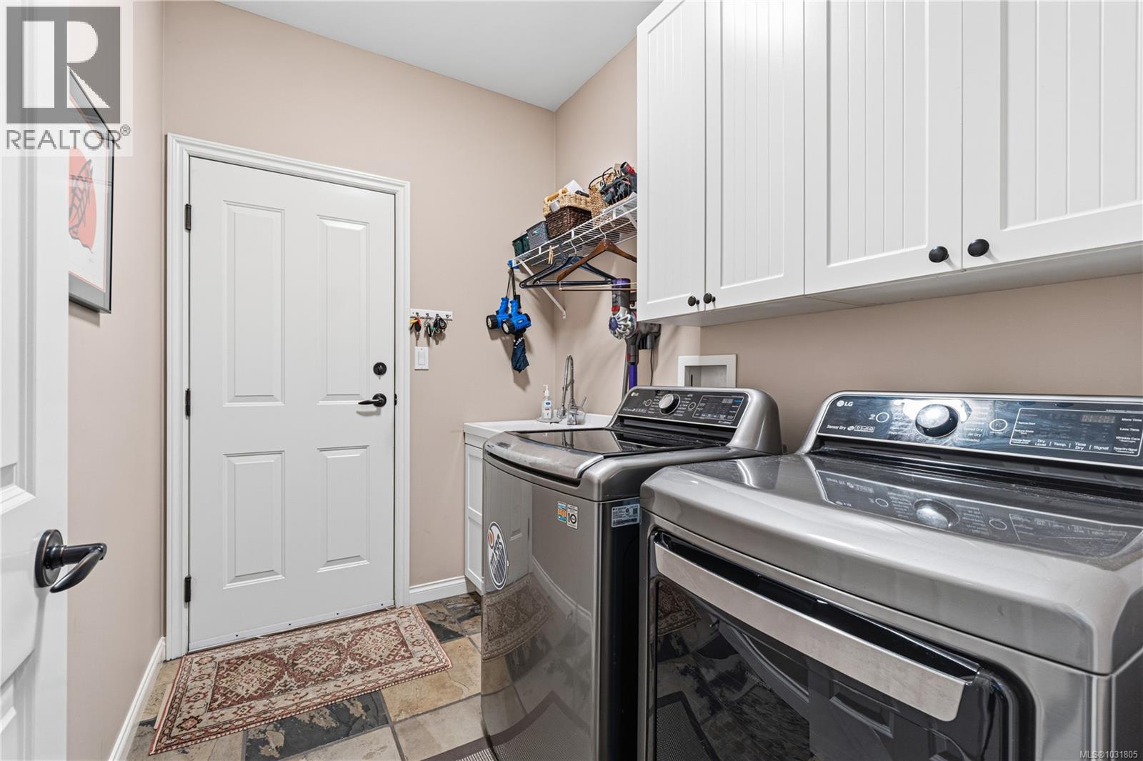 1376 BRITANNIA DR - 38