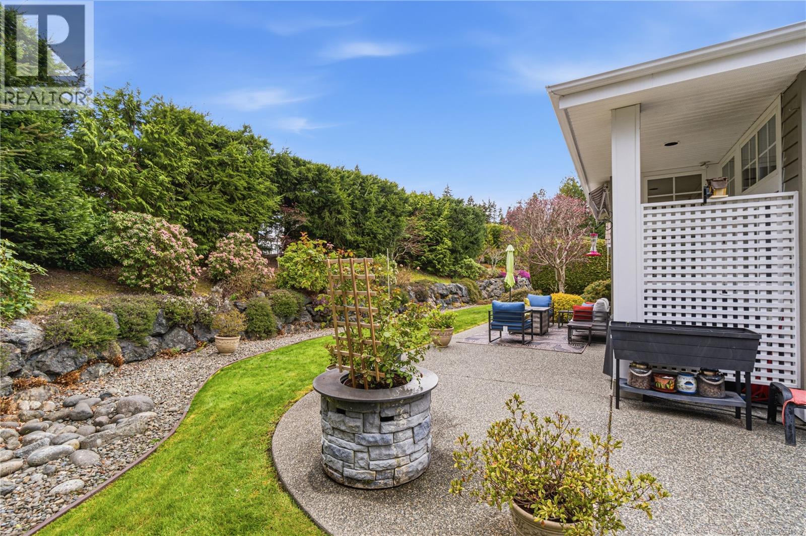 1376 BRITANNIA DR - 24