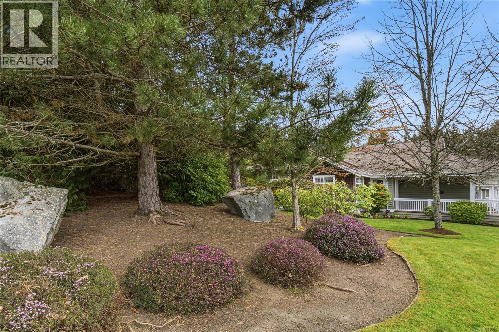 1376 BRITANNIA DR - 36