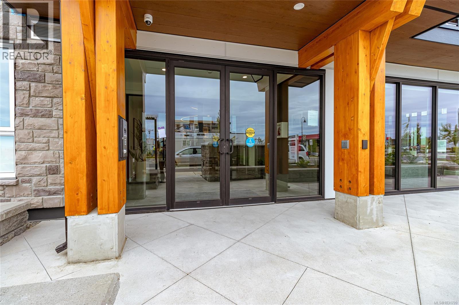 #310 3564B RYDER HESJEDAL WAY - Image 2