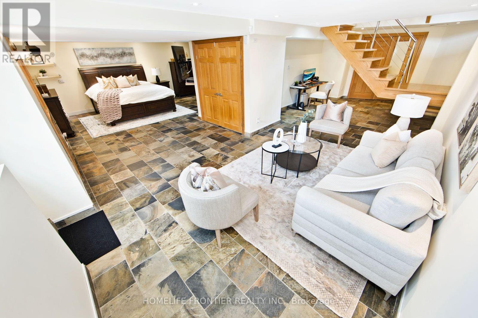 6124 HARDESTY CRESCENT - 21