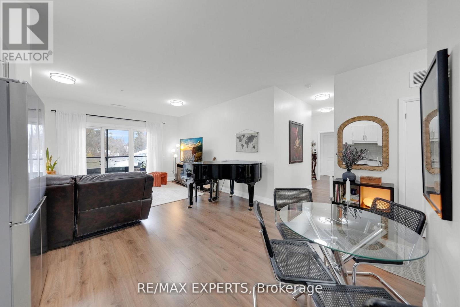 #205 64 QUEEN STREET S - 10