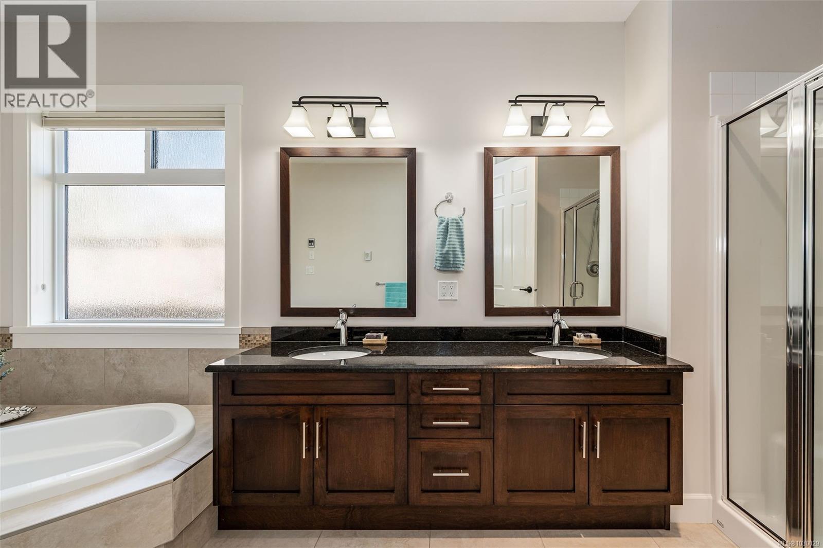 174 SUNNINGDALE RD E - 12